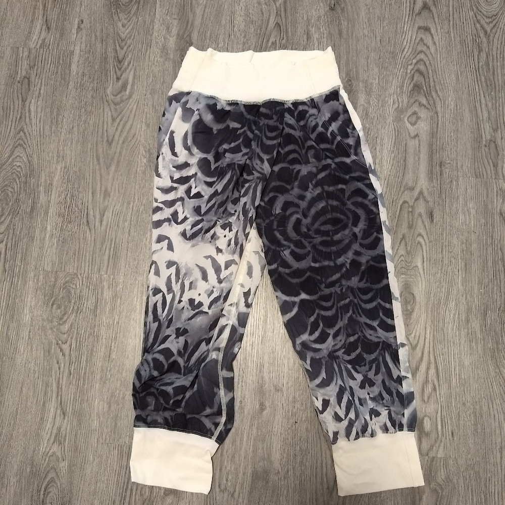 Dance to Yoga Pant - Picture 7 of 8